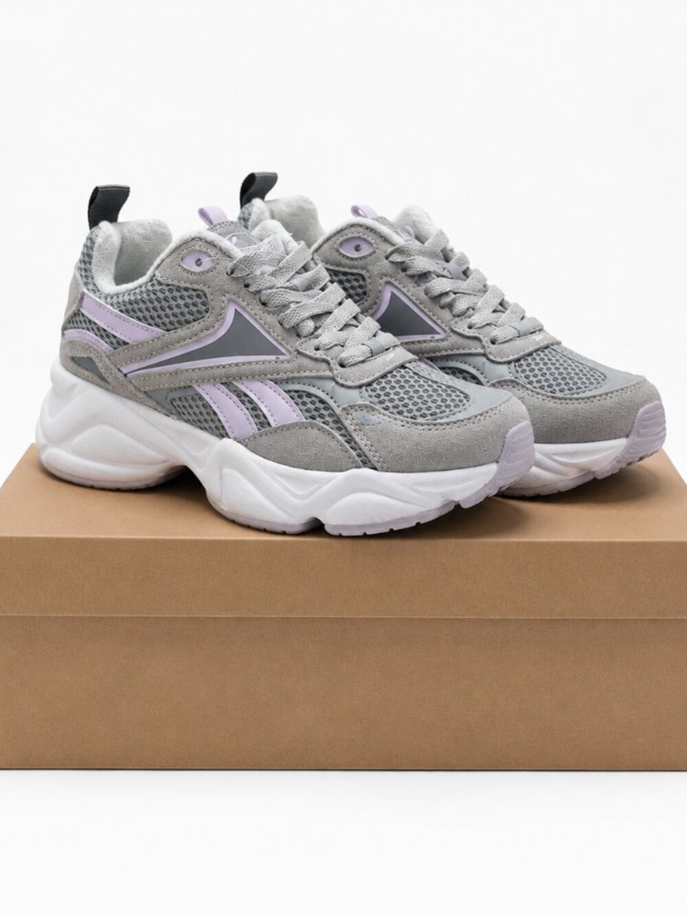 Reebok Royal Charge 30246WSIN Grey Purple Sneakers 8.5 Womens